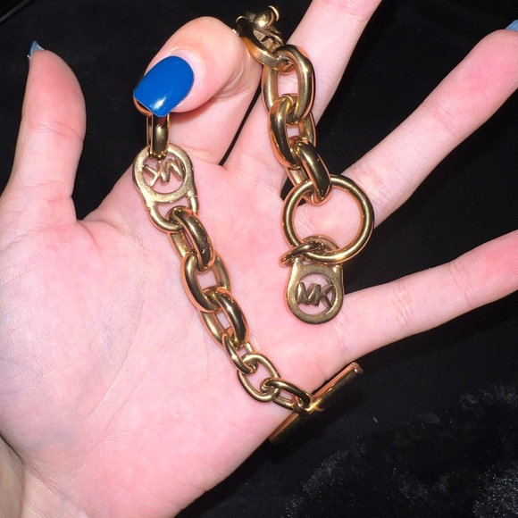 Michael Kors Padlock MK ChainLink Toggle Closure Bracelet - Picture 5 of 5